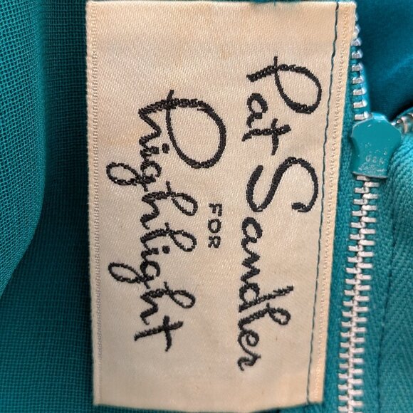 Stunning Emerald Satin Vintage Dress - Picture 9 of 9